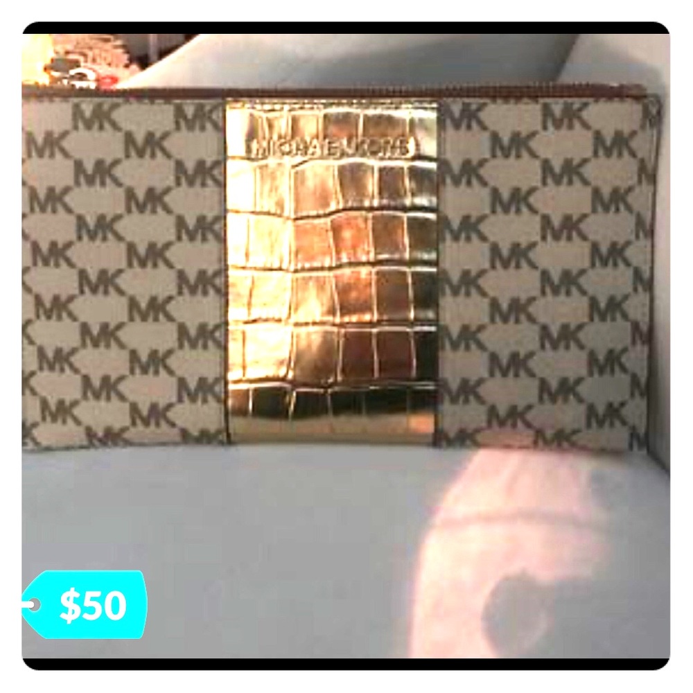 Michael kors clutch purse